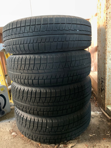 スタッドレスタイヤ　175/65R14