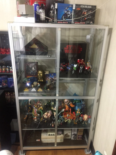 フィギュア用ガラス棚