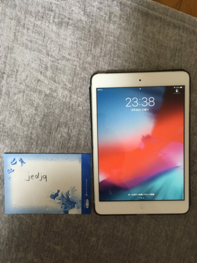 iPad mini 2 Wi-Fiモデル 16GB カバー・アダプター・ケーブル付き