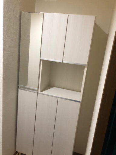 靴の収納　ホワイトカラーの靴箱