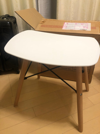【未使用・新品】白のおしゃれな椅子