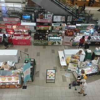スイーツ催事の販売業務の画像