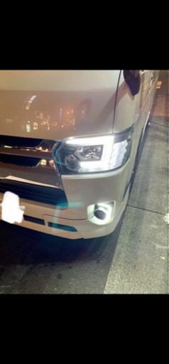 ハイエース200系　社外LEDヘッドライト