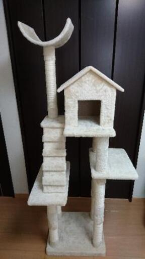 美品 キャットタワー