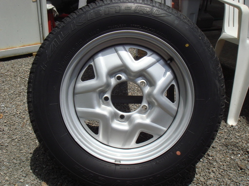 【商談中です】ジムニー　純正ホイール+タイヤ　車検用にどうですか。