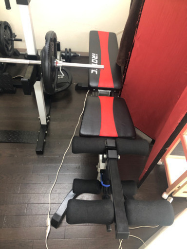 トレーニングマシン　筋トレ
