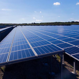 ソーラーパネルの取り付け補助の画像