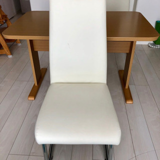 ダイニングテーブル 4人用の画像