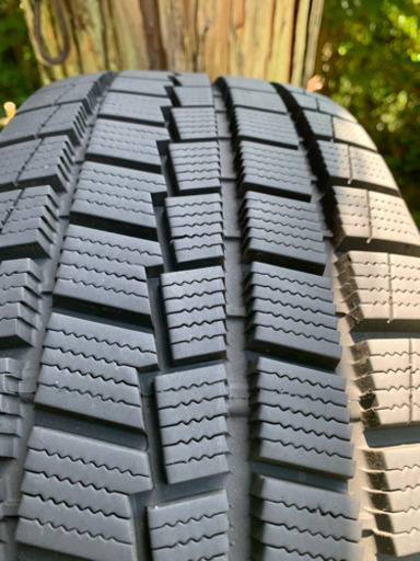 スタッドレスタイヤ(ほぼ新品)
