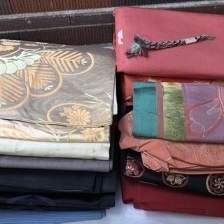 300円★古い昭和のレトロな帯(シミやにおいあり。リメイク用にどうぞ)