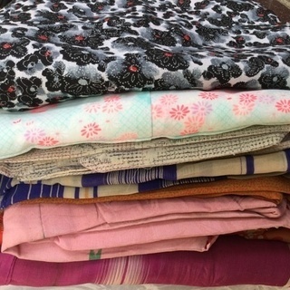  300円★古い昭和の着物(シミやにおいあり。リメイク用にどうぞ)の画像