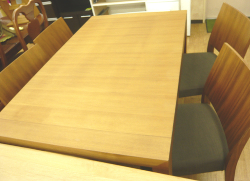 moda en casa 4人掛け ダイニングテーブル 伸縮性テーブル 幅138～178㎝  legnoイス × 4脚  西岡店