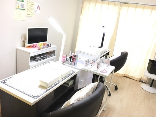 ネイルテーブル2席あります！