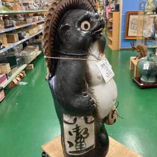 ★値下げしました★【愛品倶楽部柏店】信楽焼 　狸 ﾀﾇｷ 置物 縁起物 高さ:約95cm【管理No:112-042347 002】柏市周辺 出張買取 持込買取 引越し 処分 不要 生前整理 遺品整理 ご相談を！ 松戸 流山 我孫子 ﾘﾕｰｽ ﾘｻｲｸﾙ【店舗同時販売中】の画像