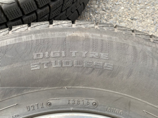 《07》デリカスペースギア　225/80R15 冬タイヤ　4本セット　スタッドレスタイヤ