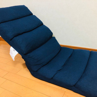 【引き取り手決定済み】ニトリ 畳める座椅子(ネイビー)