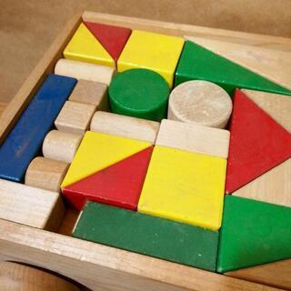 木 おもちゃ　積み木の画像