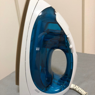 アイロンとアイロン台の画像