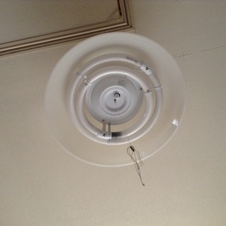 7/2限定　シンプルデザインの洋風天井照明を、お譲りしますの画像