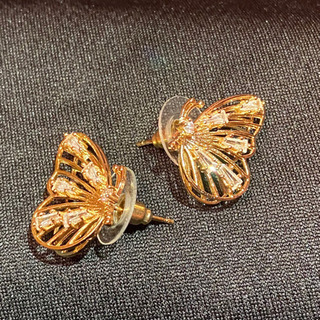新品　ピアス　可愛い　蝶　蝶々　アクセサリー　バタフライ　バタフライピアスの画像