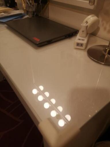 イケア　MALM ドレッシングテーブル（美品）\n\n
