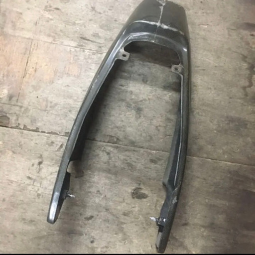 ヤマハ　SRX400/600  セル　カーボンFRP リアカウル　テールカウル