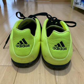 アディダスサッカートレーニングシューズ 27.5 イエローの画像