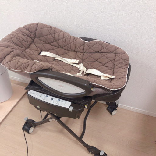 Aprica YuraLism AUTO ユラリズムオート　ハイローチェア