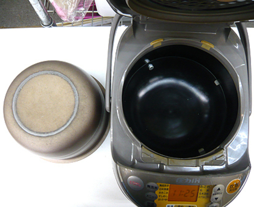 札幌 圧力IH炊飯ジャー 5合 象印 極め炊き 真空内釜 2011年 炊飯器 NP-NF10 ライスクッカー ZOJIRUSHI 本郷