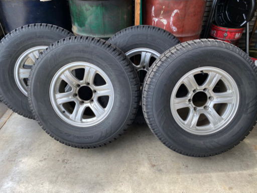 265/70/16スタッドレスタイヤアルミ4本セット