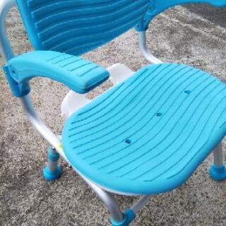 ［シャワーチェア介護 風呂イス］：リサイクルショップヘルプの画像