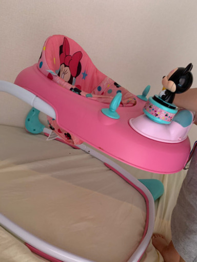 ディズニー歩行器