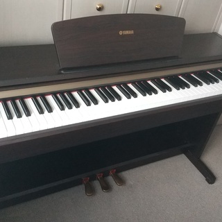 YAMAHA　電子ピアノ　YDP-123