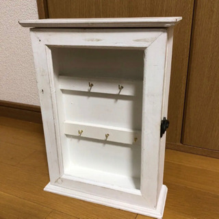 値下げ❗️アンティーク　ビンテージ棚　ホワイト