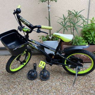 子供用自転車　16インチ　キックスタンド　補助輪付き