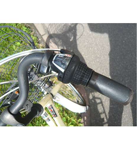 札幌 24インチ 自転車 6段変速 ヘッドライト/鍵付き ママチャリ クリーム色 本郷通店