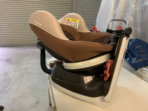 コンビ　チャイルドシート　ネセルターン　美品