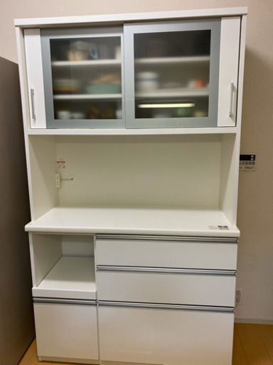 【値下げしました】食器棚  美品　カップボード　白