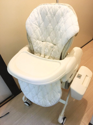 美品！コンビの電動ハイローチェア