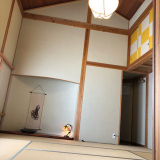 貸し別荘　　大阪、京都からアクセス抜群！琵琶湖まで徒歩5分、比良山が一望できる森のコテージまるまる貸切 − 大阪府