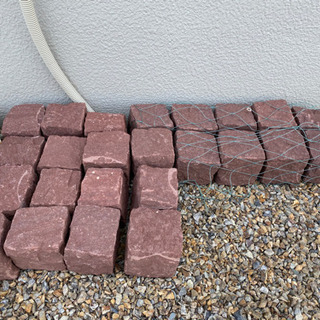 乱形石　乱張り　イエロー　ピンコロ石　レッド　アプローチ　外構の画像