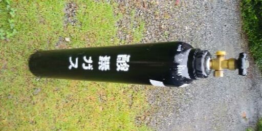 酸素ボンベ　1.5立米　耐圧検査済み　ガス充填済
