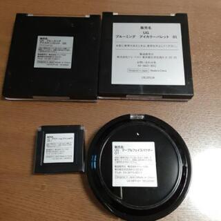 アイシャドウ3個＆フェイスパウダーの画像