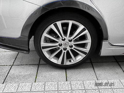 プリウス@他トヨタ純正18インチタイヤつき値下げしました早急発送は無理