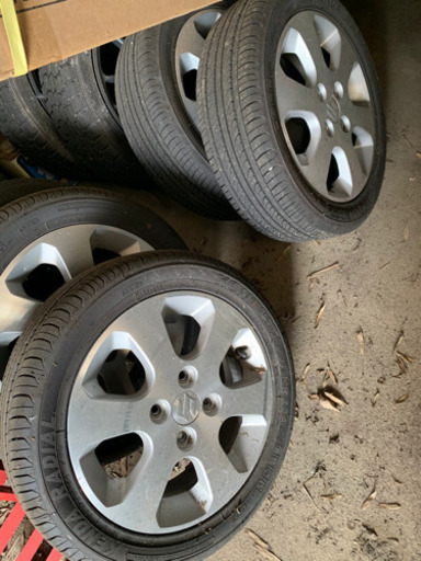 値下げ。スズキ純正ホイール　タイヤ付き