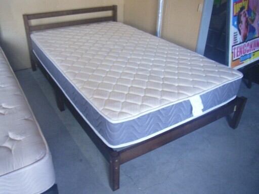 セミダブルベッド 幅122×奥204×高48㎝ 木製 マットレス付き ニトリ ベット 苫小牧西店