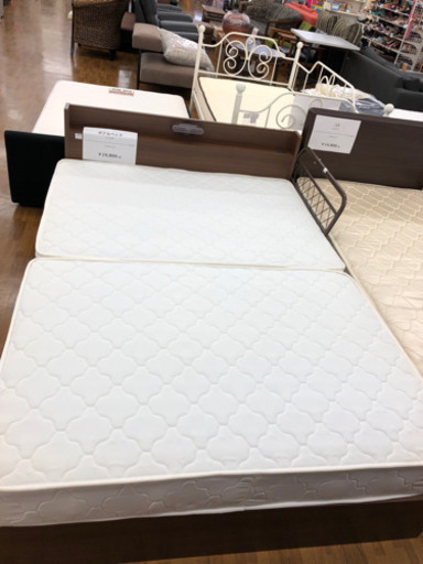 ダブルベッド　引き出し付　ダークブラウン