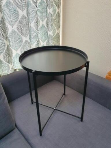 IKEA GLADOM グラドムトレイテーブル, ブラック, 45x53 cmを売ります。
