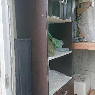食器棚【無料】で譲ります(取りに来れて運べる方に限る)