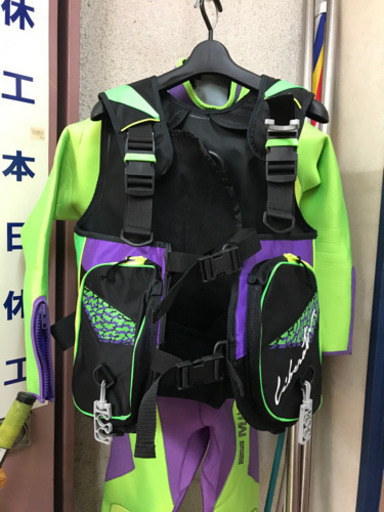 ダイビング道具一式☆83486ウエットスーツ　フィン　ベスト　ゲージ